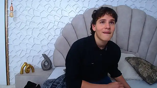 SEXYBOY_VC Adlı Modelin Canlı XXX Sohbeti