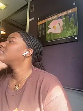 CoCoGoddess_ élő XXX-chatje