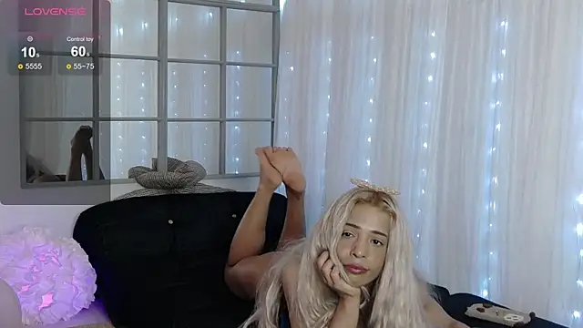 Онлайн чат XXX SarahRaynex