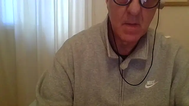 ANONIMO7735 Chat XXX live