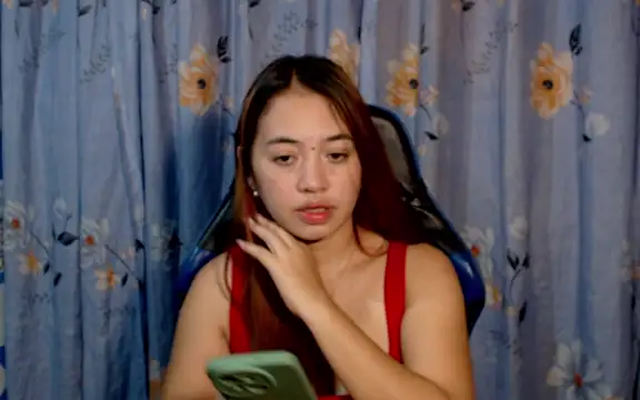 urlover_mae26's Live XXX Chat