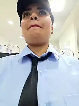 Chat +18 de MAYE__13 ao vivo