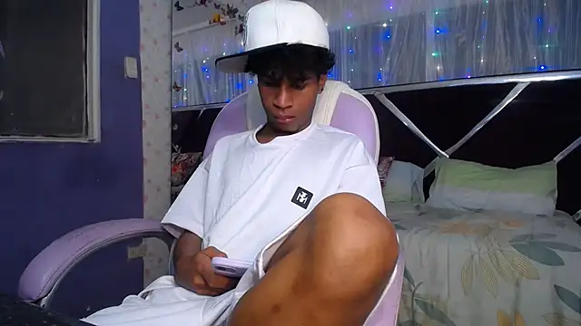 Santy_bigcock_01 Webcamshow