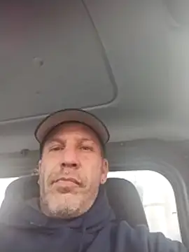 AceticPinscher 即時 XXX 聊天