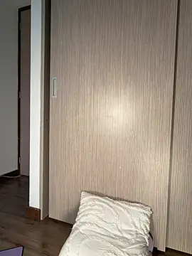 Ellelie_77's Webcam Show