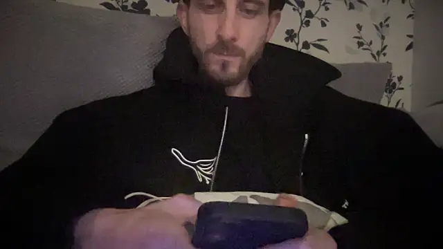 แชท XXX สดของ Big8inchUncutCock