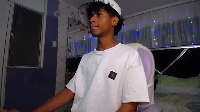 Santy_bigcock_01 – webcam-show