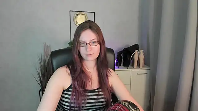 Онлайн чат XXX emmaxDelight