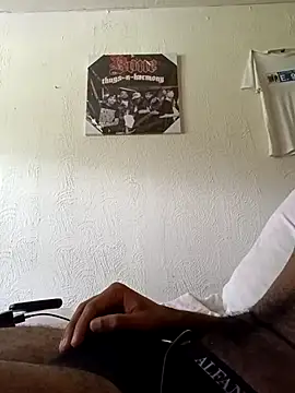 moneybaggtj: διαδικτυακό σόου στην κάμερα