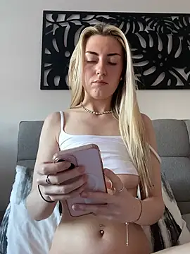 petite_poppy_xox Live XXX-Chat