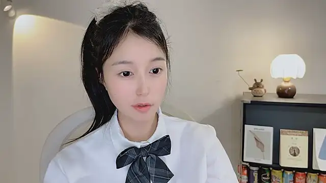 Onechestnut Adlı Modelin Canlı XXX Sohbeti