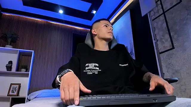 DylanRoyce_ Live XXX-chat