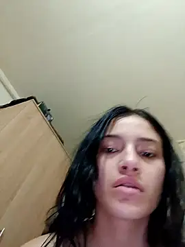 Virgin_Pussy_Love Adlı Modelin Web Kamerası Şovu