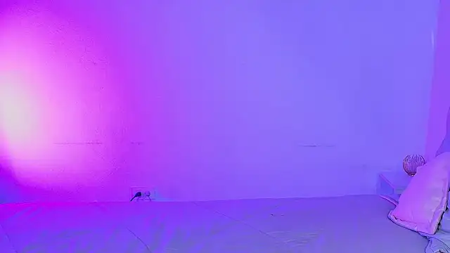 MiaColucci18 Chat XXX live