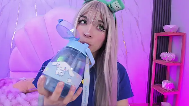 Chat XXX en directo de AliiceWonderland_