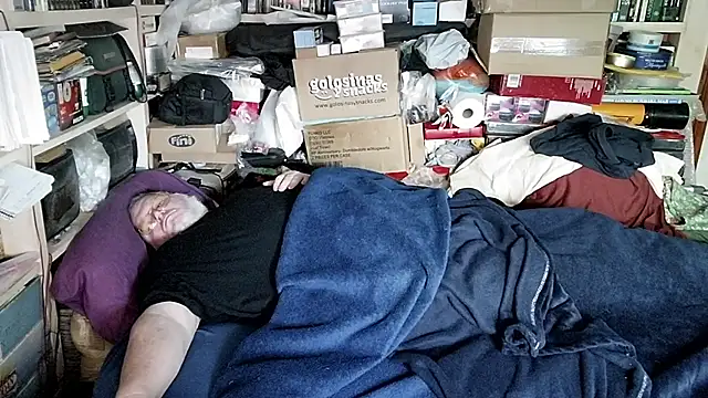 hadeszeuss2: διαδικτυακό σόου στην κάμερα