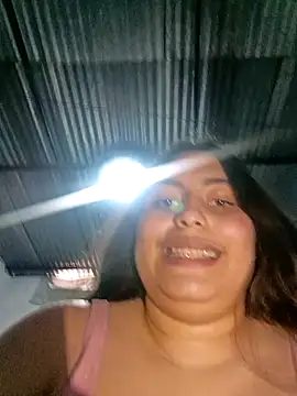 xandra252 Adlı Modelin Canlı XXX Sohbeti