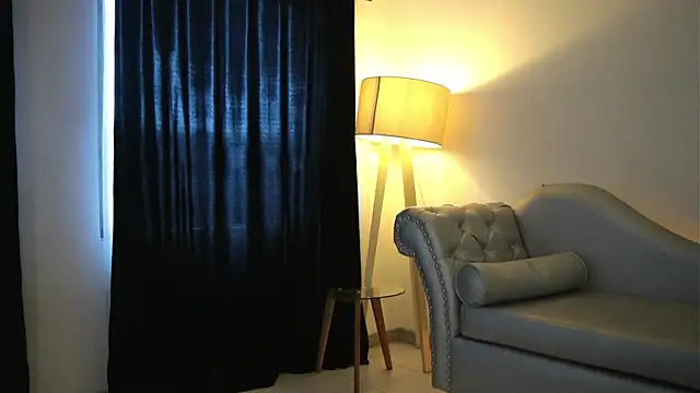 Daisha_Riley élő XXX-chatje