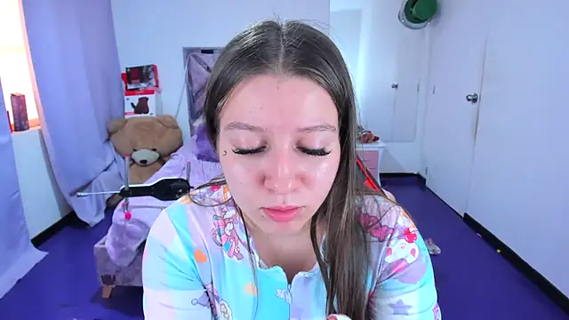 Luna_Analya élő XXX-chatje