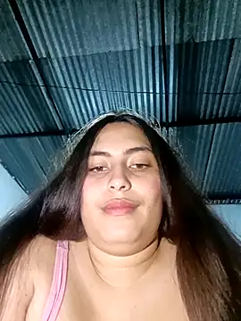 xandra252 Adlı Modelin Canlı XXX Sohbeti