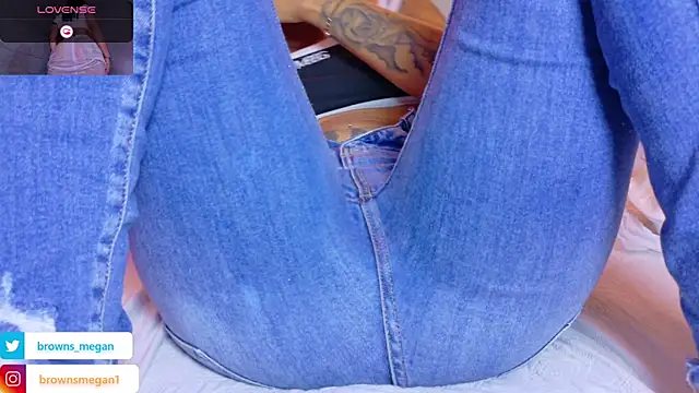 Megan_browns1's Live XXX Chat