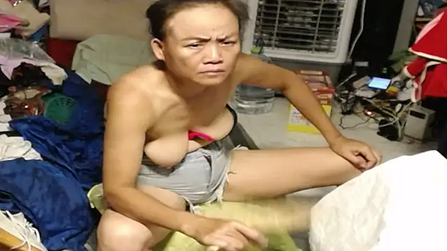 1CuteAndSexy69 Adlı Modelin Canlı XXX Sohbeti