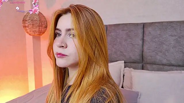 april_rousse Adlı Modelin Canlı XXX Sohbeti