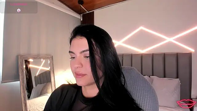 Veronicalanx1 Adlı Modelin Canlı XXX Sohbeti