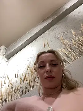 Chat XXX en directo de VikaBunny1