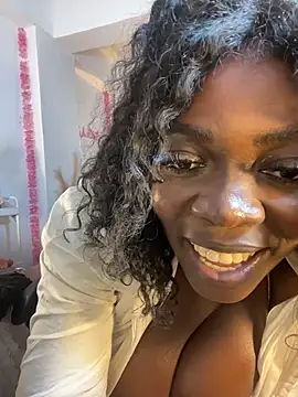 Chat +18 de karinacortes ao vivo