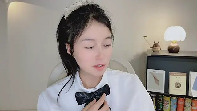 Onechestnut's Live XXX Chat