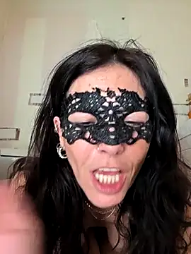 EmySkinny85 Chat XXX in diretta