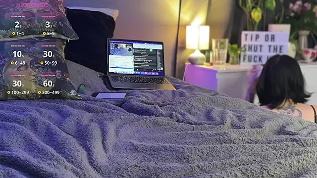 inked-vvitch Show in webcam