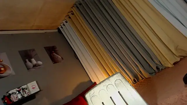 Unforgettablejulia Webcam Show