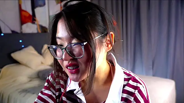 Chat XXX en directo de NelleMihalko