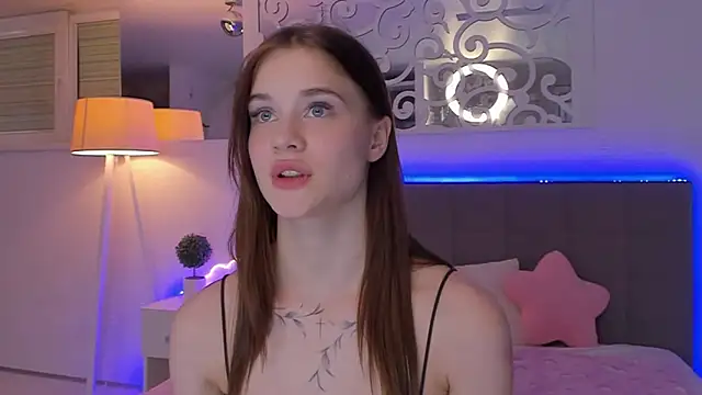 Онлайн чат XXX LuisaClover