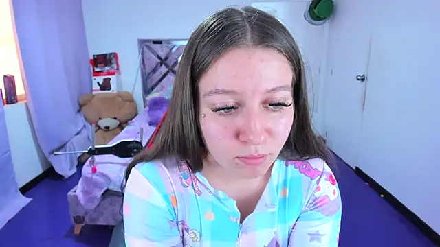 Luna_Analya élő XXX-chatje