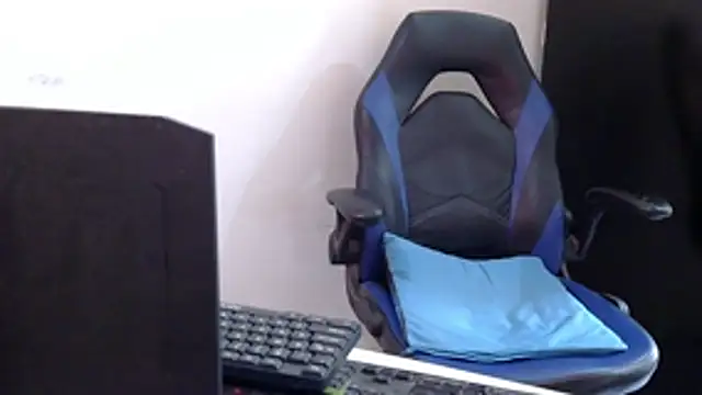 Darkkras Show in webcam