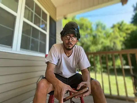 ThrowedWorldWide Show Webcam