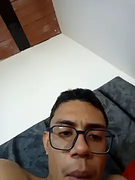 yesua28: онлайн-секс-чат