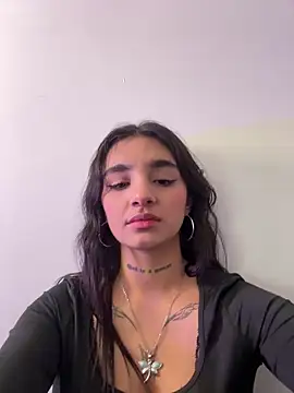 Abriil_cuteeのライブXXXチャット