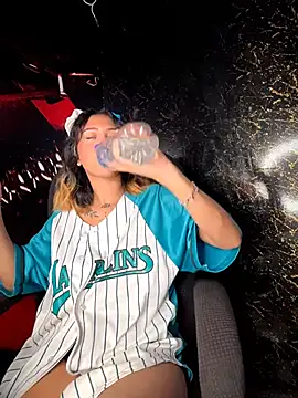 Chatroom XXX en direct de Laila_LS