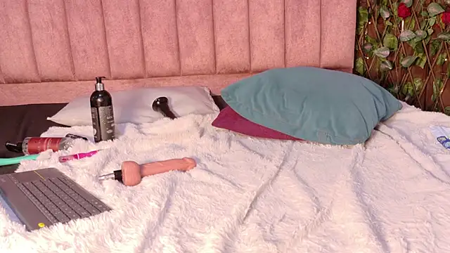 MiaJanss Adlı Modelin Canlı XXX Sohbeti