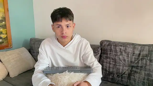 Czat XXX na żywo – Andy_Belier23