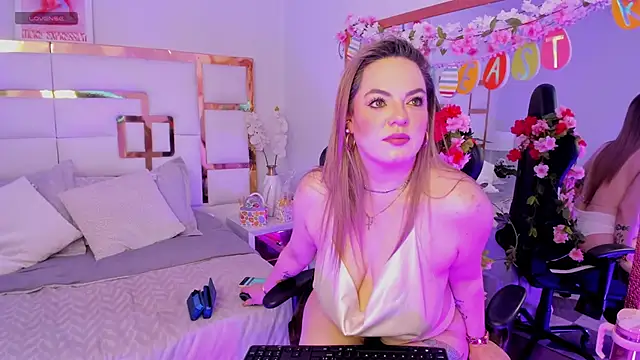 AvaMiia's Live XXX Chat