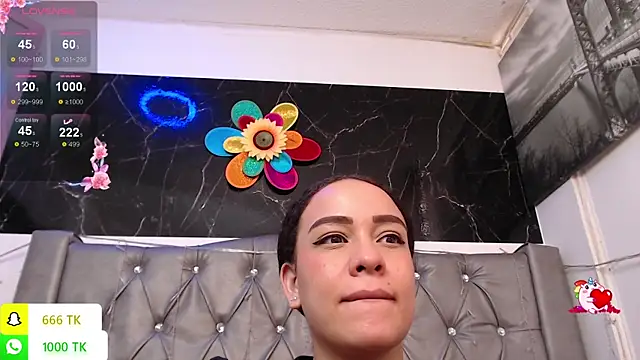 LAILAGUMMY Chat XXX in diretta