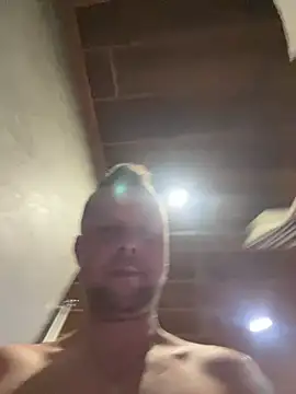 Hornybiboy66's Live XXX Chat