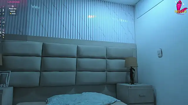 CarolineFyreのライブXXXチャット