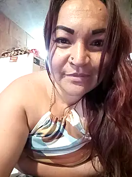 XXX chat uživo modela isis_milove