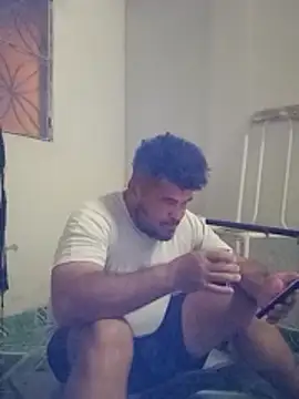 tarra122: διαδικτυακό σόου στην κάμερα